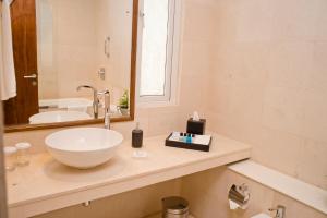 Ocean Edge Suites & Hotel Colombo