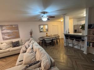 Modern San Antonio Haven Near Downtown