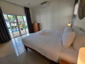 Tara9-Orientel Villa 4BR private pool Layan Beach