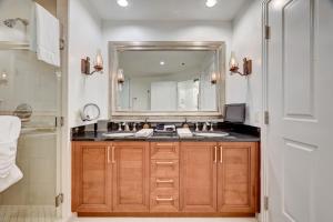 Vintage Lair STUDIO Balcony F1 SPHERE VIEW Tower 3