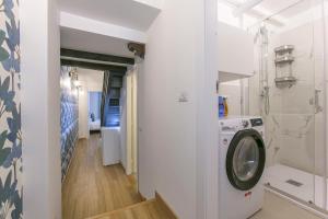 Trevi Little Palace #6 - 52 Steps of Charm