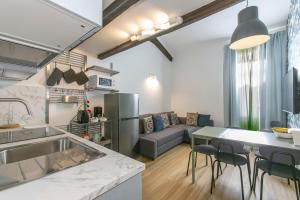 Trevi Little Palace #6 - 52 Steps of Charm