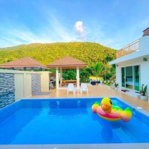 Le poulet poolvilla khanom