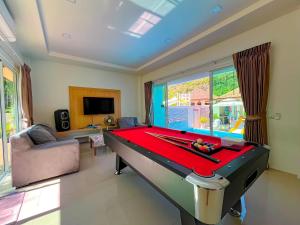 Le poulet poolvilla khanom