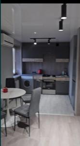 2комнатная люкс на Небесной сотни