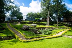 La Vie Guest Lodge by Embiem