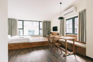 Glass Apartment With Big Balcony