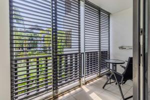 C254 Condo 2BR Pool View Short Walk to Beach