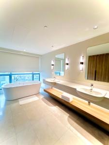 Hotel Residences - Novotel Suites Manila at Acqua