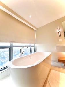 Hotel Residences - Novotel Suites Manila at Acqua