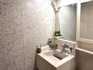 신규!홍대입구역5분,무료주차,Elevator,인천공항직행50분, 강남역30분,홍대거리