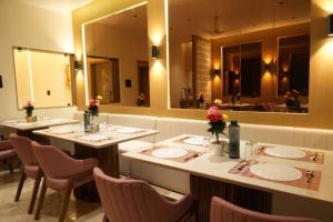 Hotel The Grand Om Krishna