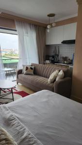 Serene Modern Studio