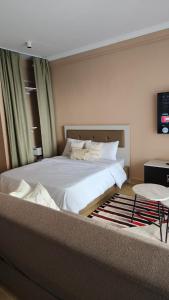 Serene Modern Studio