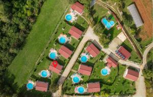 Awesome Home In Tinjan