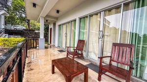 Lotus villa lake hotel