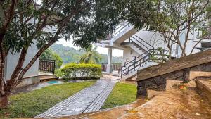 Lotus villa lake hotel