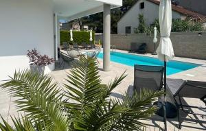 Amazing Apartment In Bibinje