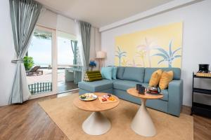 Beachfront 3 bedrooms 12ppl BBQ,Kitchen,Pool