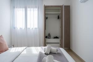 Averna - Breezy 2-BR Apt & Balcony in Larnaca