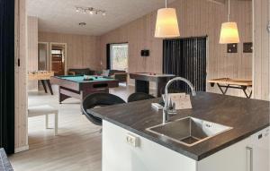 Beautiful Home In Hadsund With Wifi