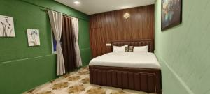 Himalaya Pool & Resort Hotel