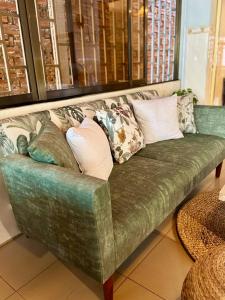 Cozy 1990s Khmer Style Flat in Heart of Tonle Bassac