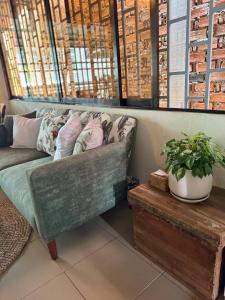 Cozy 1990s Khmer Style Flat in Heart of Tonle Bassac