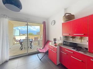 Appartement moderne avec grande terrasse au cœur de Calvi