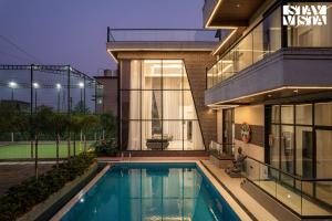 StayVista at Lacielo with Pet-friendly, WiFi, AC