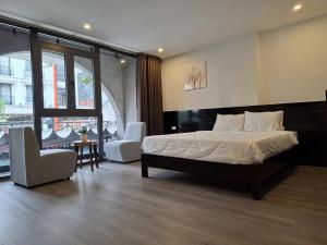 SAM Hotel and Apartment Danang - 150m to the beach & 200m to An Thuong area