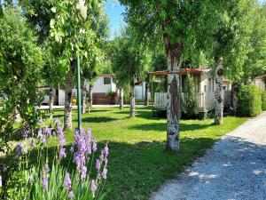 Mobile Home in Sarazena in einem Ferienpark