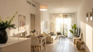 NEW! Luxury 3BR apartment with POOL & FREE parking