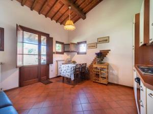 Apartment 500 m from Laterina Centre