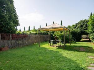 Apartment 500 m from Laterina Centre