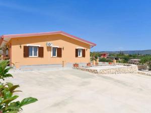 Holiday Home in Floridia with private pool