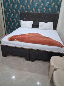 Om Shiv Palace - Peaceful Spiritual Retreat near Shri Krishna Janmabhoomi