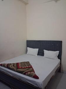 Om Shiv Palace - Peaceful Spiritual Retreat near Shri Krishna Janmabhoomi