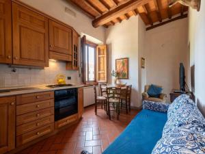 Apartment in Laterina with pool