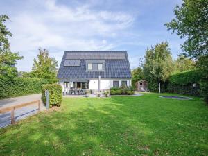 Lovely villa on the edge of the forest