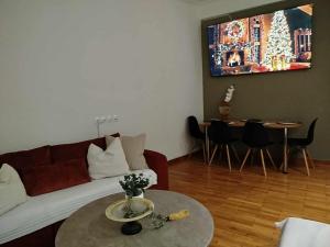 Central glow apartment