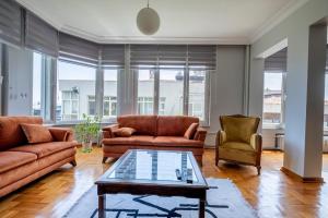 Spacious and Peaceful 4-Bedroom Apartment, 2BA