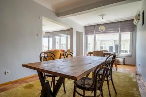 Spacious and Peaceful 4-Bedroom Apartment, 2BA