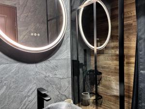 Inoria - Comfy Apartment with Private Parking