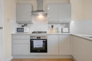 Contractors Home from Home, Free Parking, Spacious, Huge Savings