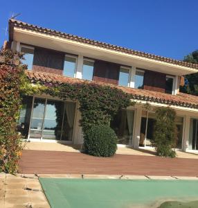 Designed villa garden pool sea view