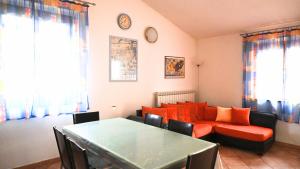 P007 - Porto Recanati, ampio trilocale con parcheggio, vicino al mare