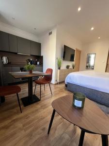 King size studio Rue Félix Faure 100 m Palais et plage