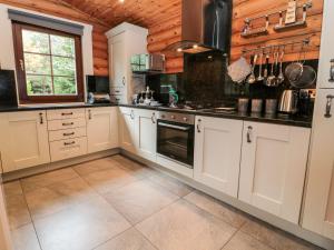 Little Bears Hideaway 23 Lakeside