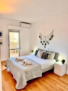 Charming Apartment in Benalbeach with Garden and Sea View